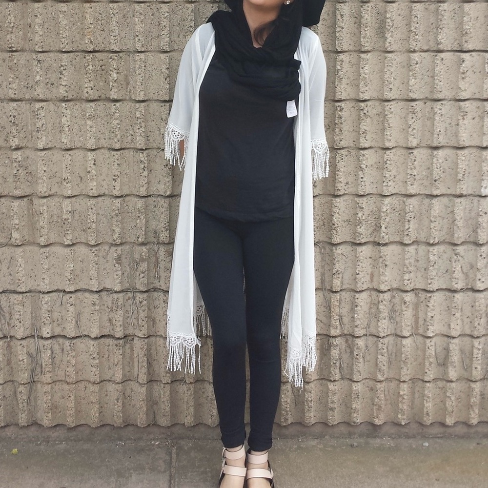 Elegant White Lace Trim Kimono Cardigan